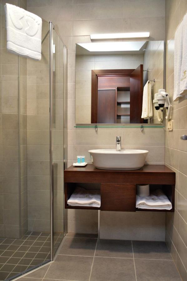 Hotel Salvador Batumi Bagian luar foto