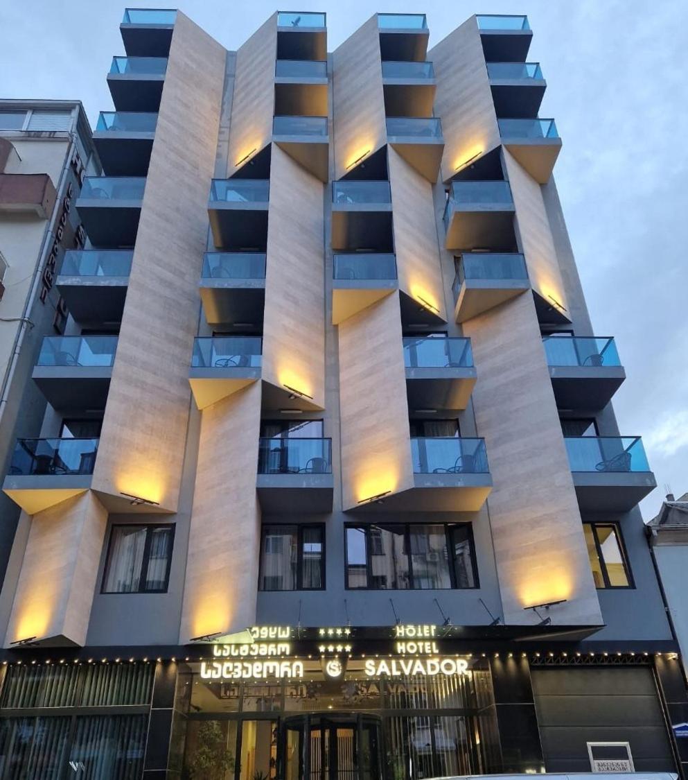 Hotel Salvador Batumi Bagian luar foto