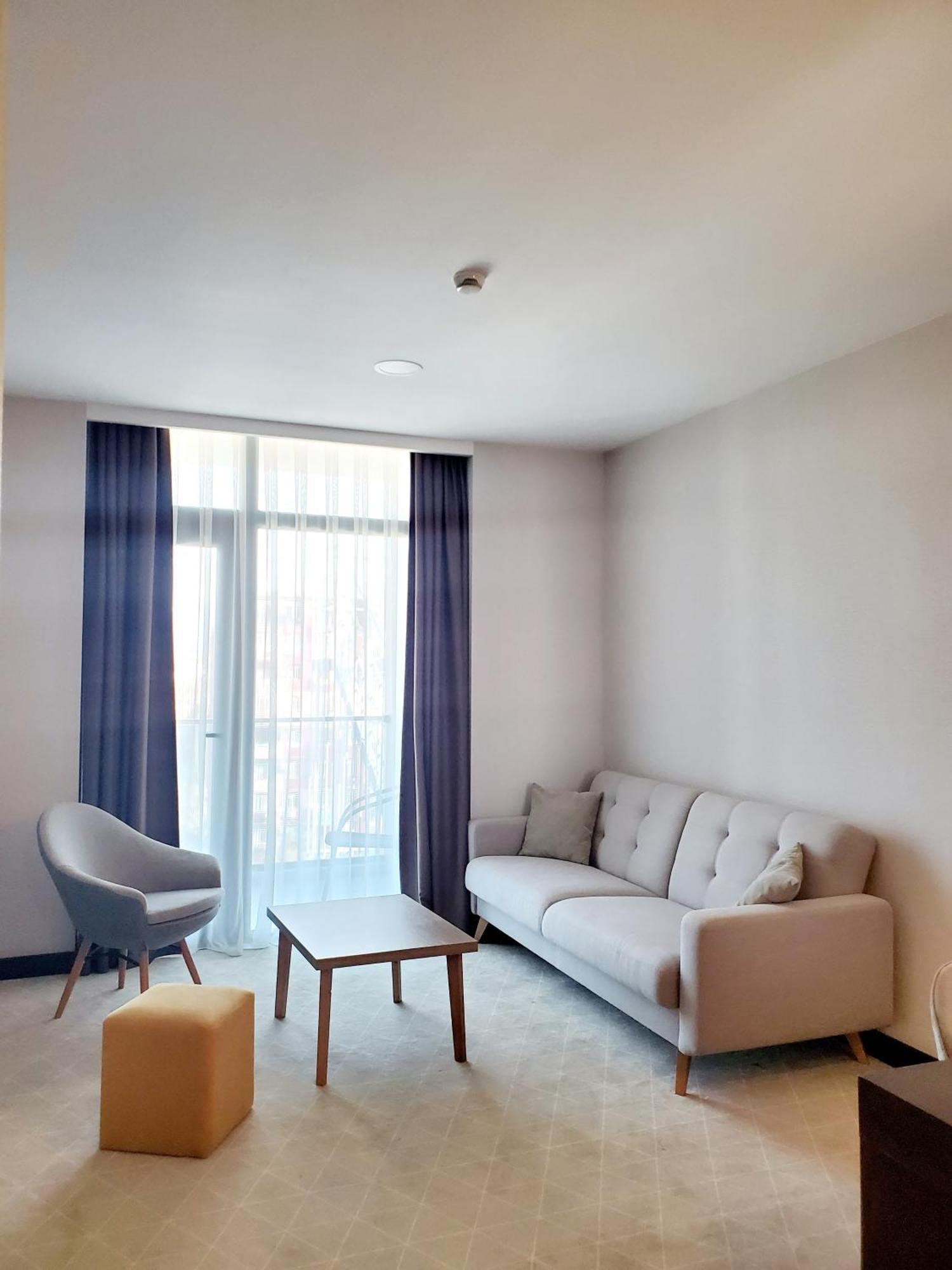 Hotel Salvador Batumi Bagian luar foto